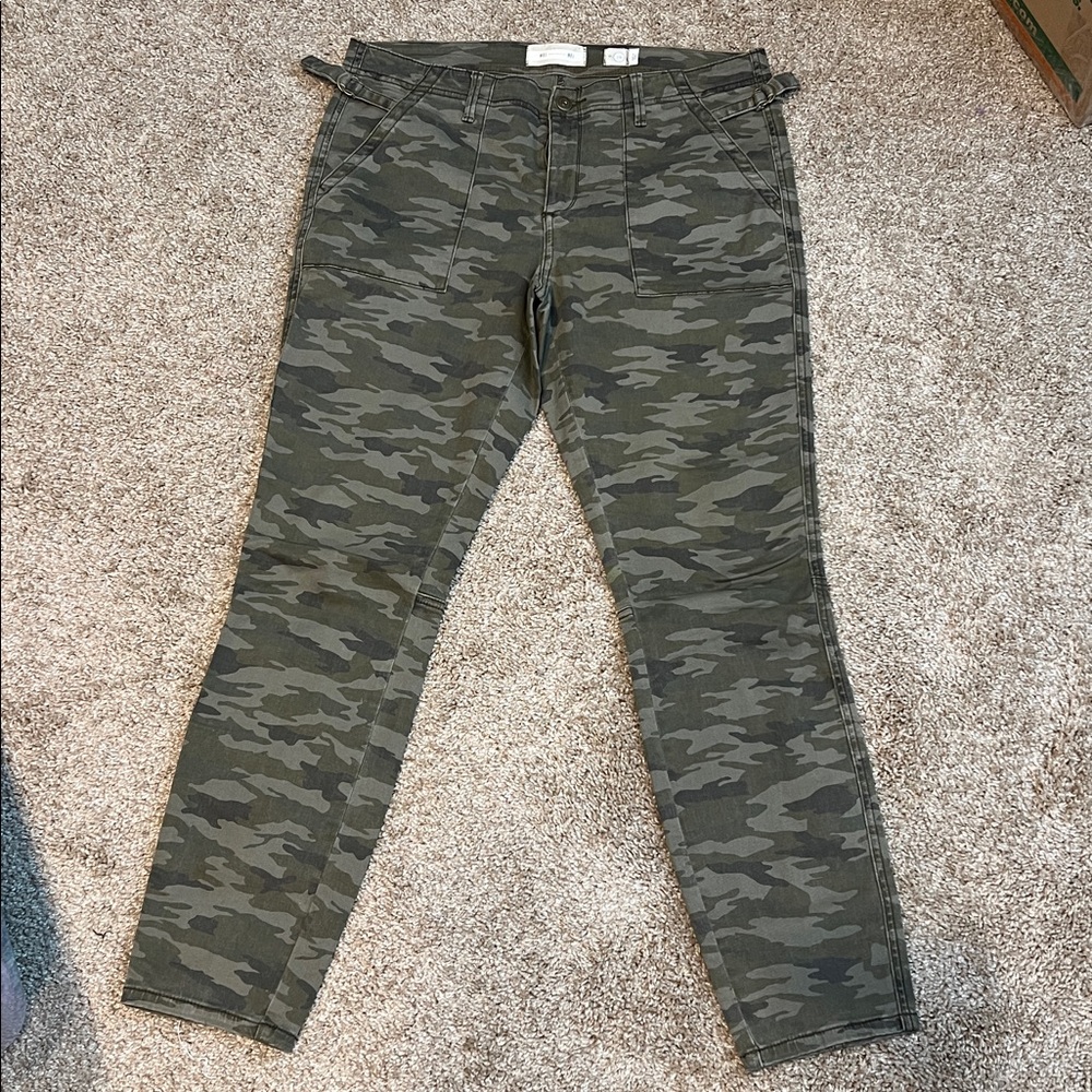 Her Hei Camouflage Skinny Pants SZ 29